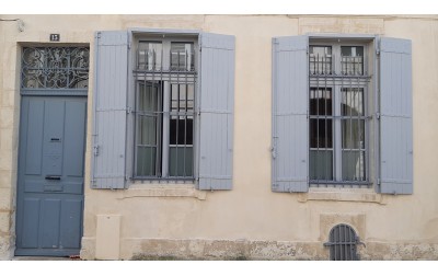 Pourquoi nos grilles sont-elles plus chères que certaines grilles vendues en grande surface ?